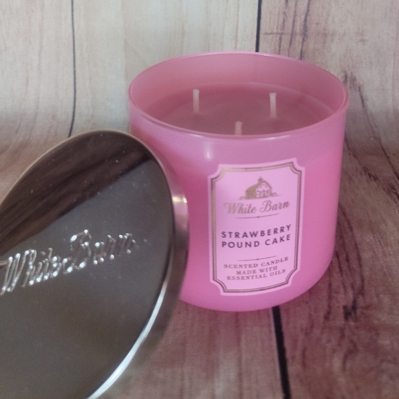 Bath And Body Works Strawberry Pound Cake